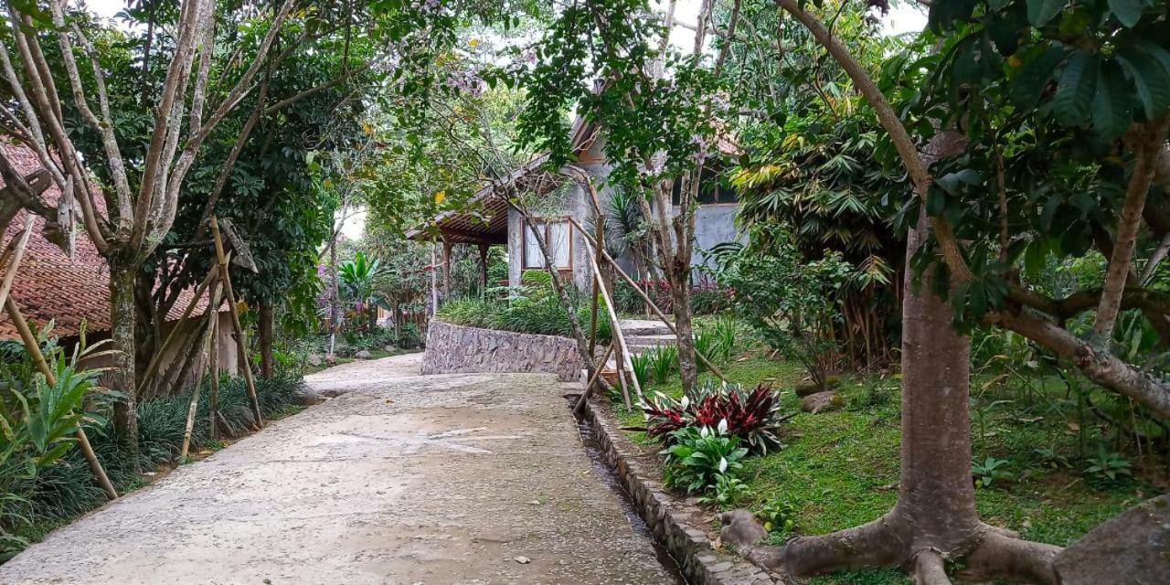 Sapulidi Cafe, Gallery & Resort Lembang Eksteriør billede